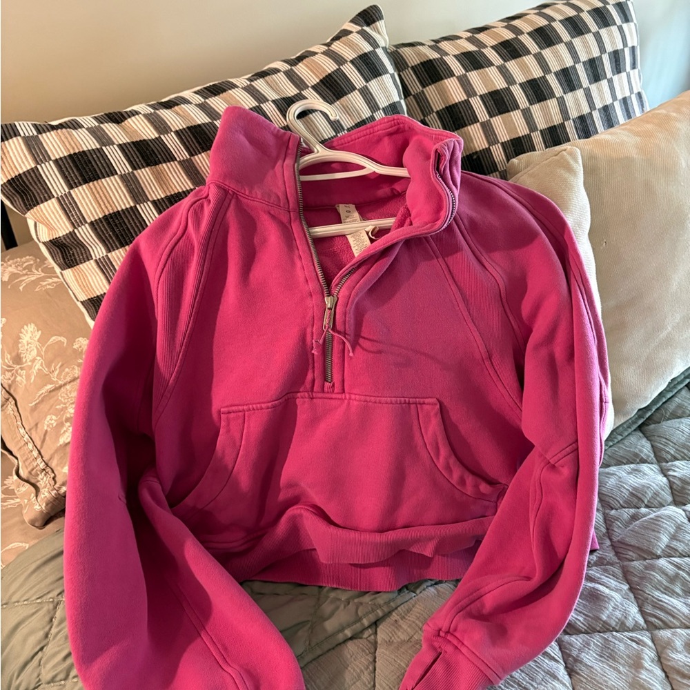 LULULEMON- pink scuba half zip crop